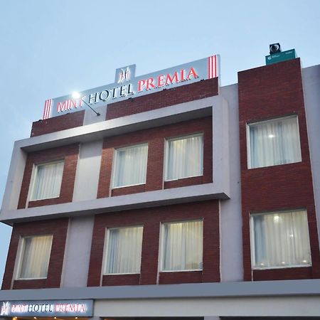 Mint Hotel Premia Chandigarh, Zirakpur Ngoại thất bức ảnh