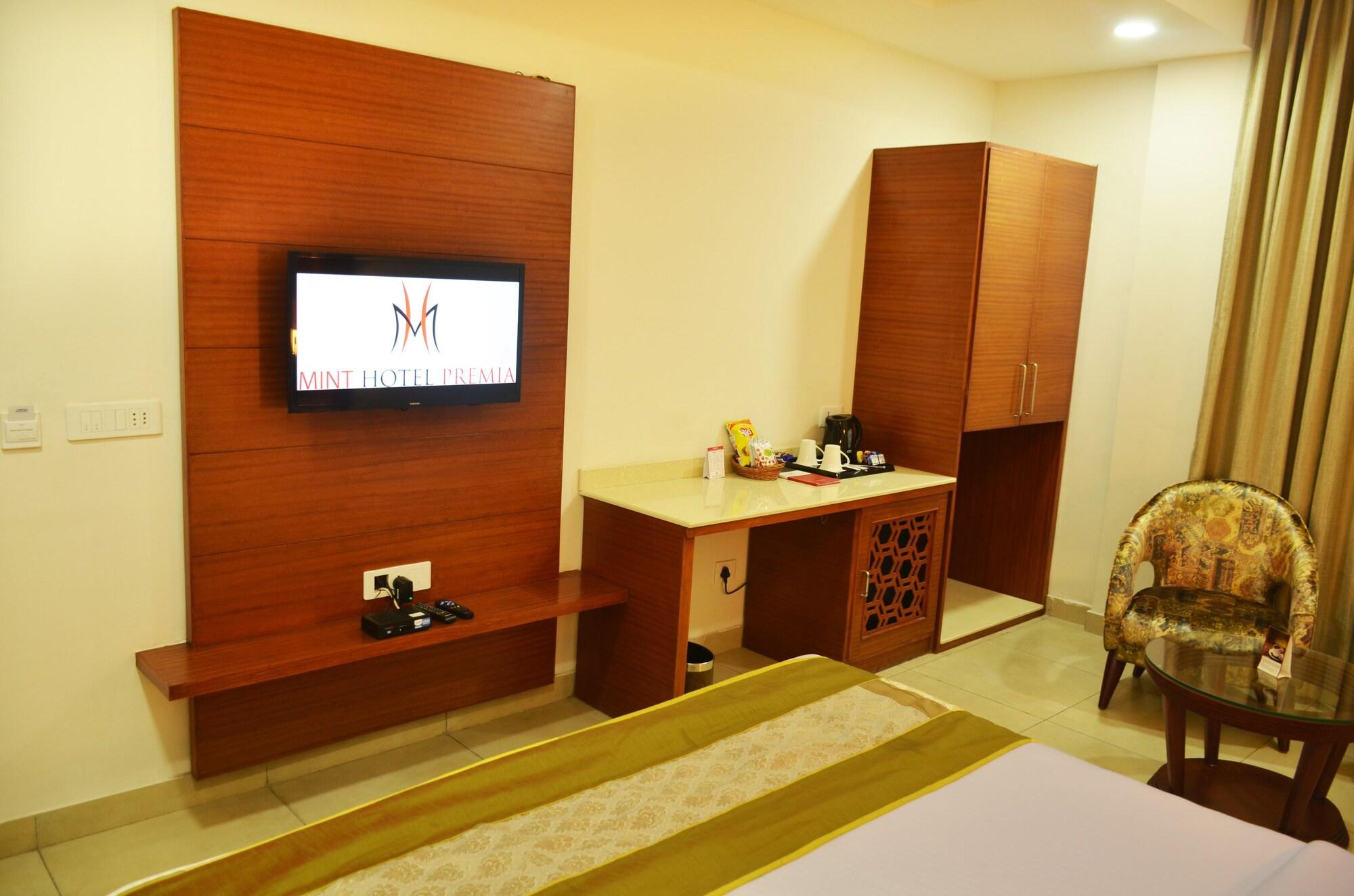 Mint Hotel Premia Chandigarh, Zirakpur Ngoại thất bức ảnh