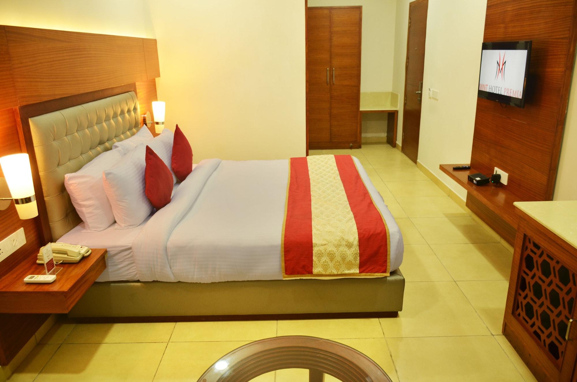 Mint Hotel Premia Chandigarh, Zirakpur Ngoại thất bức ảnh