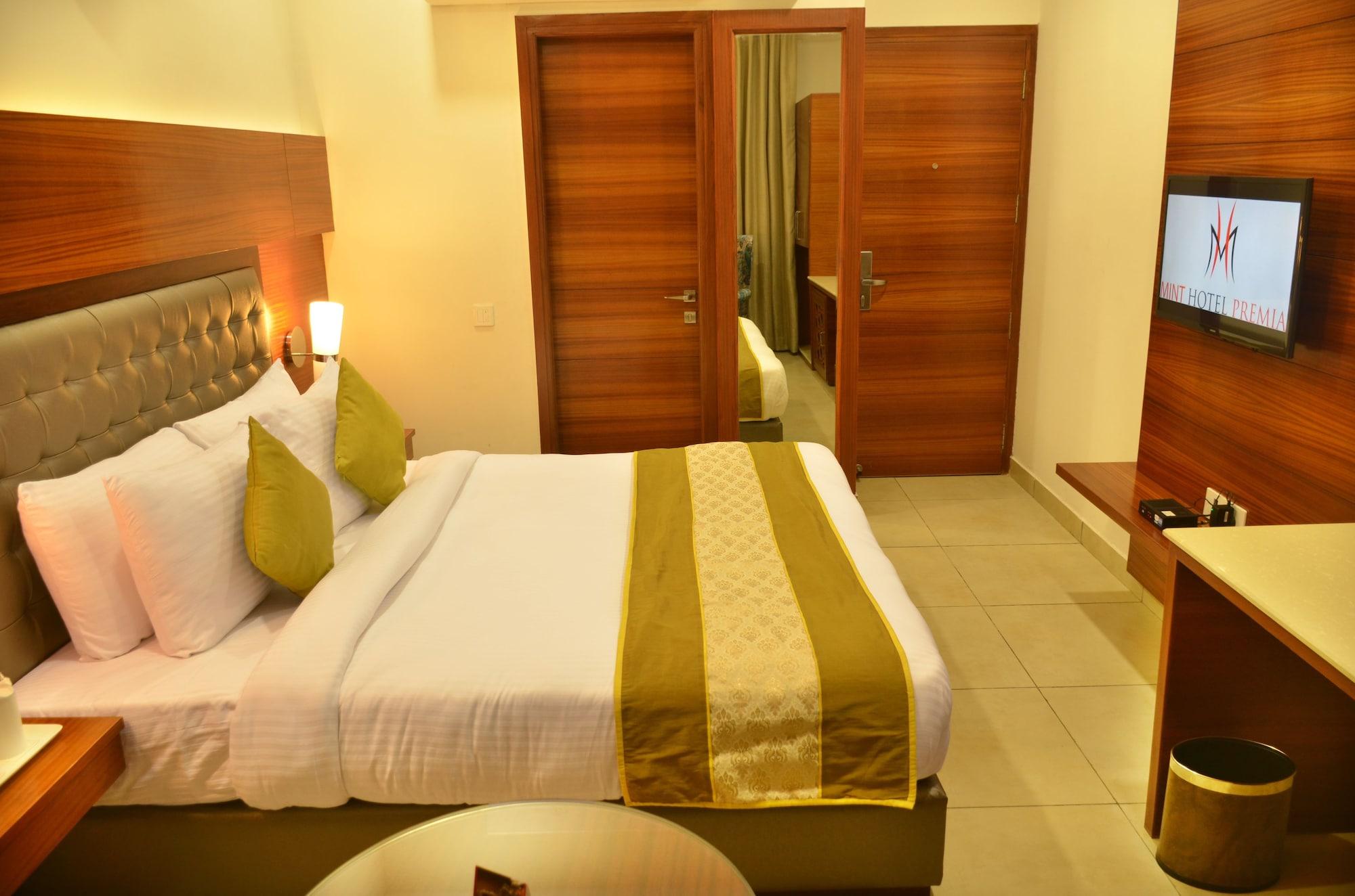 Mint Hotel Premia Chandigarh, Zirakpur Ngoại thất bức ảnh