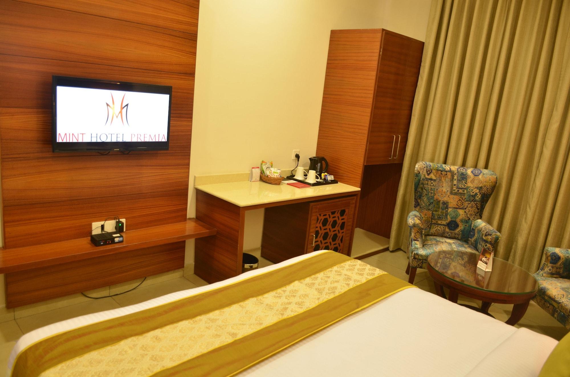 Mint Hotel Premia Chandigarh, Zirakpur Ngoại thất bức ảnh