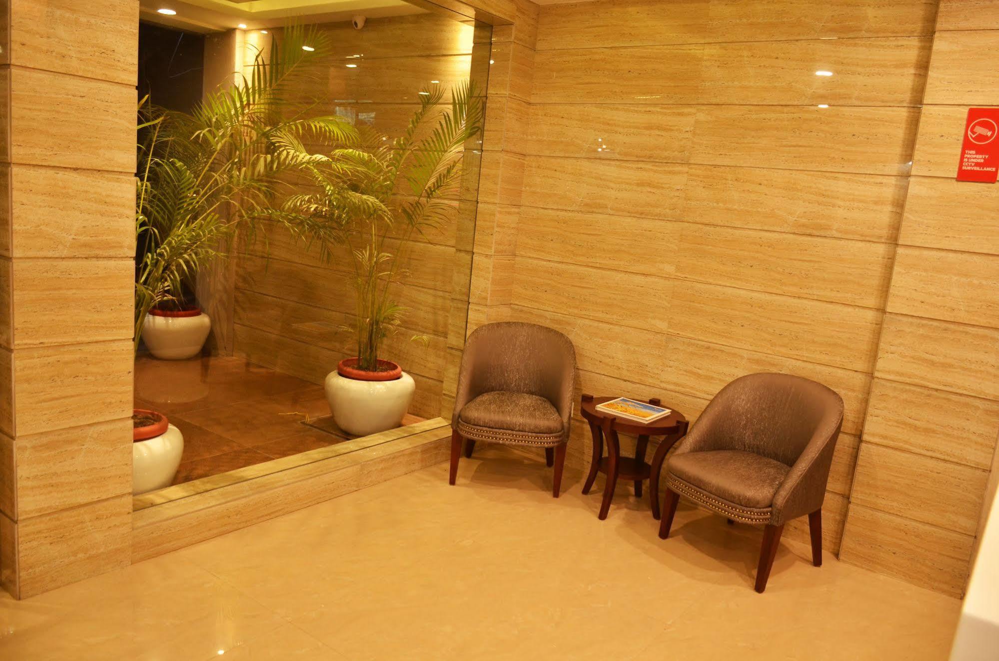 Mint Hotel Premia Chandigarh, Zirakpur Ngoại thất bức ảnh