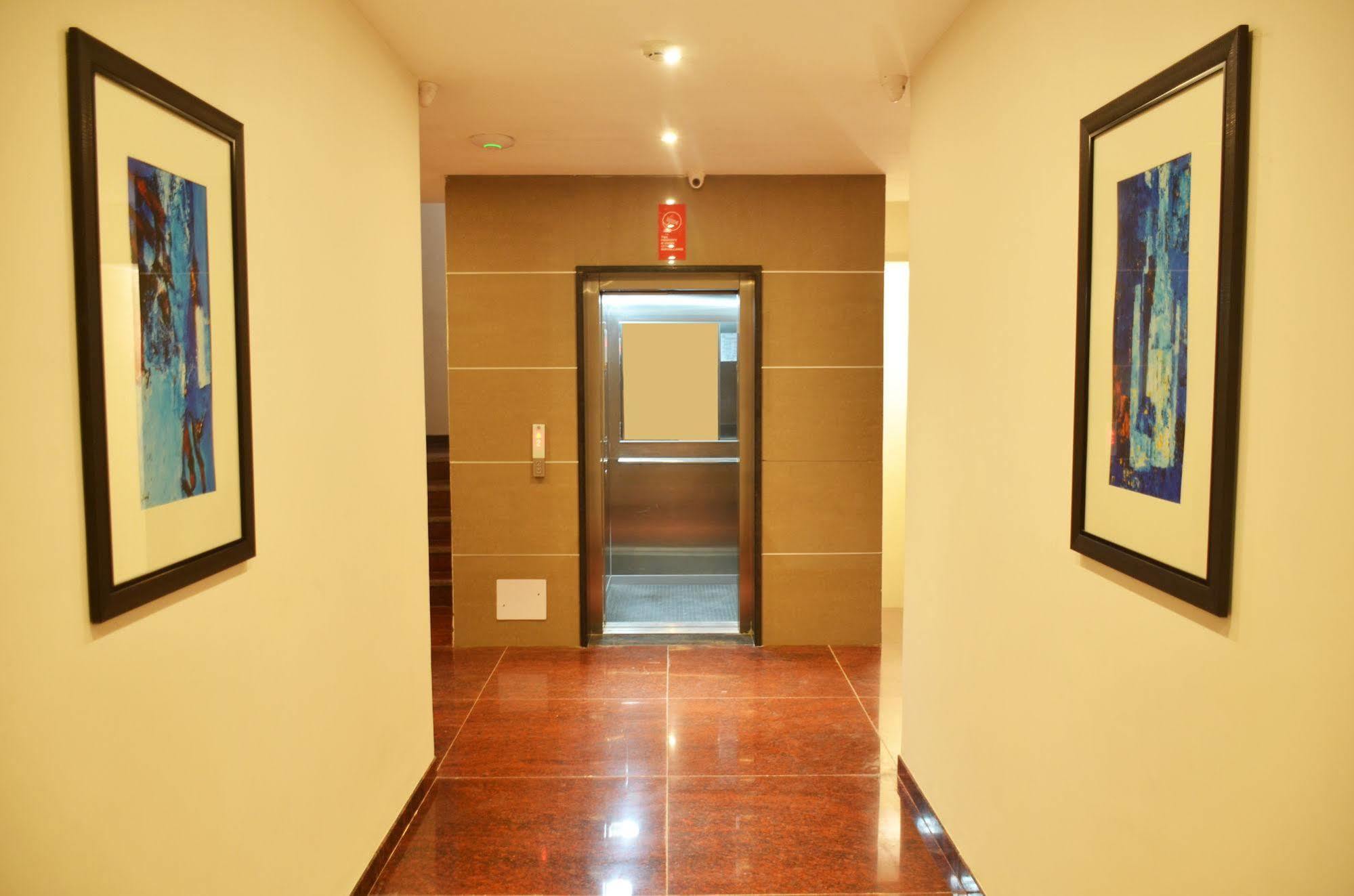 Mint Hotel Premia Chandigarh, Zirakpur Ngoại thất bức ảnh